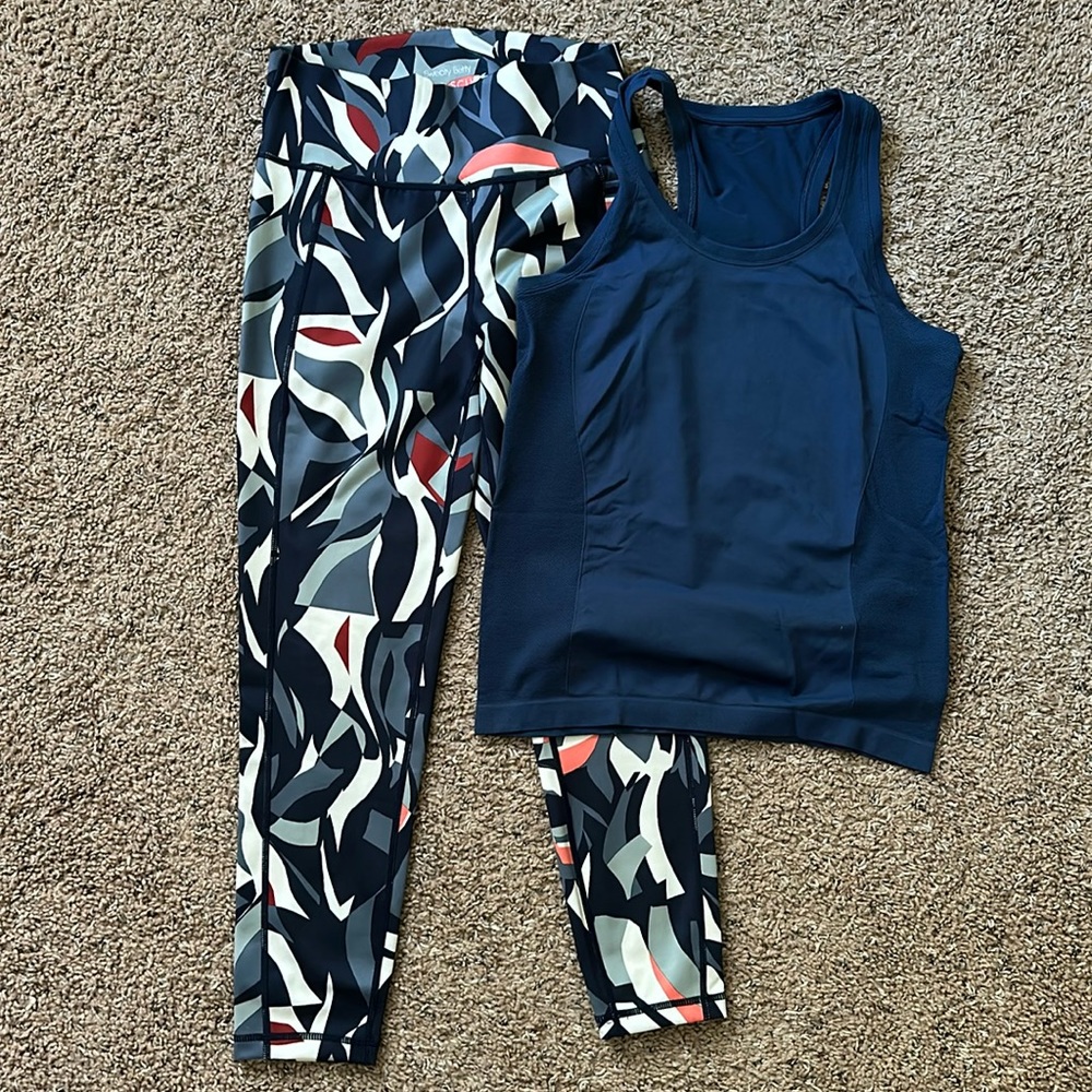 Like new! Sweaty Betty Super Sculpt 7/8 length legging and tank - medium